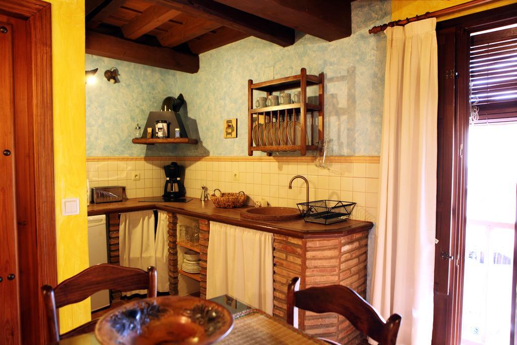 Apartamentos Rurales La Solana Robledillo De Gata Exteriör bild