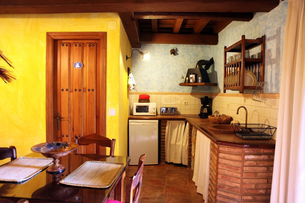 Apartamentos Rurales La Solana Robledillo De Gata Exteriör bild
