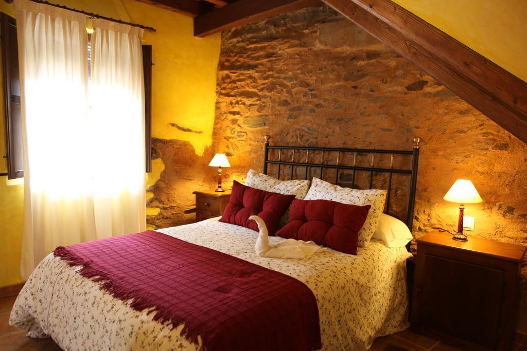 Apartamentos Rurales La Solana Robledillo De Gata Exteriör bild