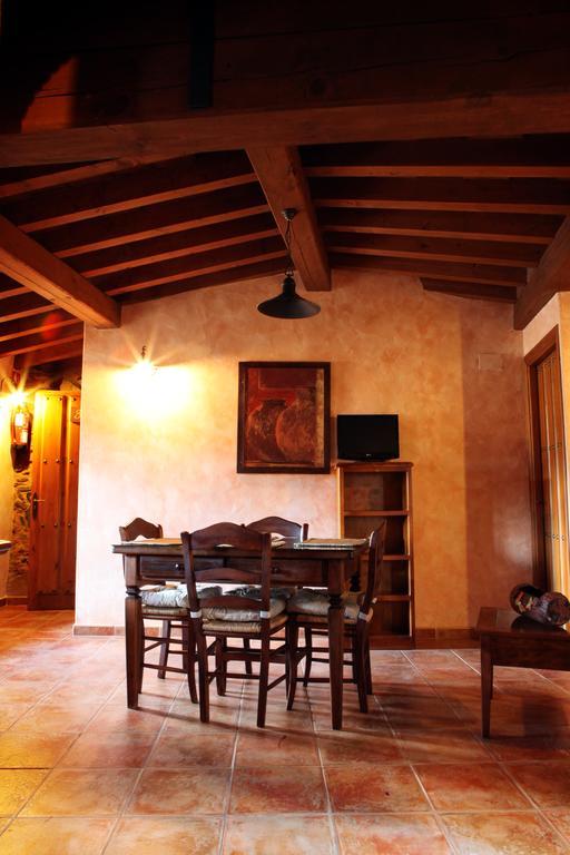 Apartamentos Rurales La Solana Robledillo De Gata Exteriör bild
