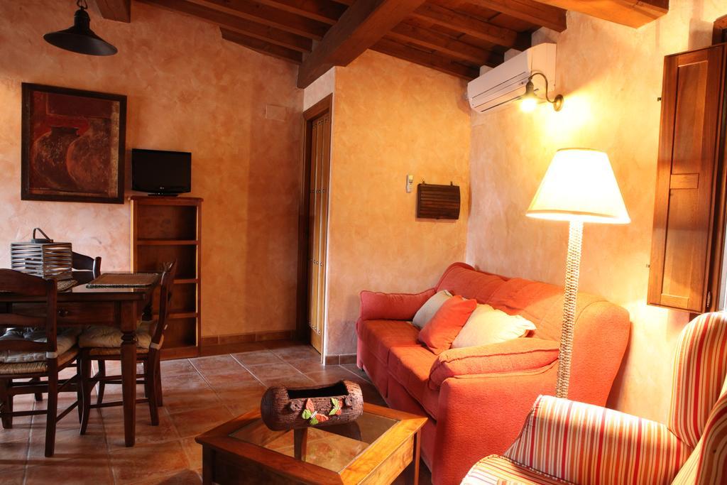 Apartamentos Rurales La Solana Robledillo De Gata Exteriör bild